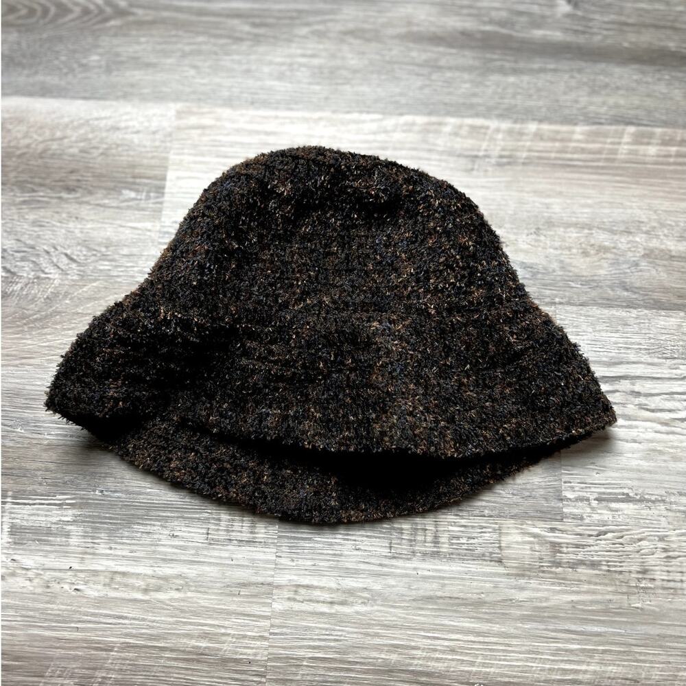 Villager Liz Claiborne Minimalist Soft Bouclé Bucket Hat Cozy Neutral Size 12